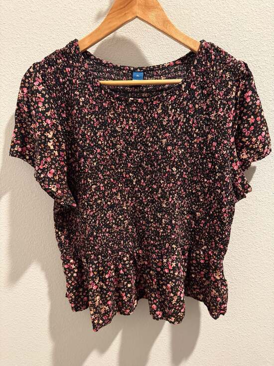 Old Navy Tops - Old Navy Smocked Floral Peplum Flutter-Sleeve Top